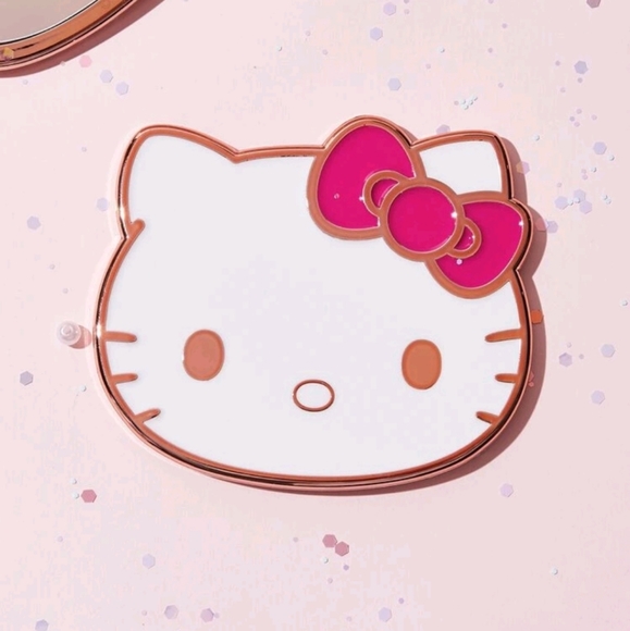 HP! Hello Kitty Mirror - Picture 2 of 10